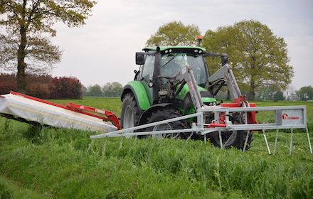 Barre d’effarouchement : comment préserver la faune sauvage des prairies lors de la fauche ?