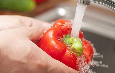 Idée reçue n°5 : « Les pictos sur les bidons de pesticides indiquent que ce sont des produits dangereux dont il faut se passer ! »